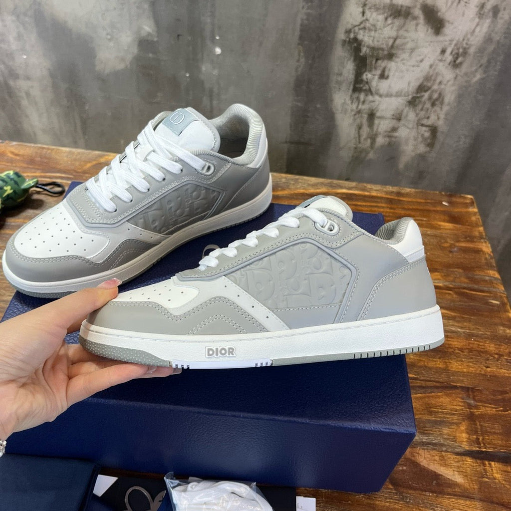 DIO Sneakers