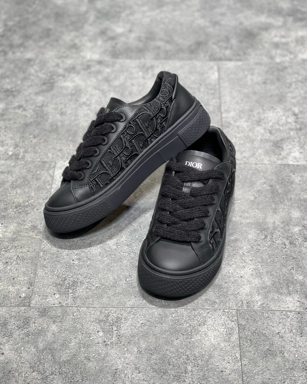 DIO Sneakers