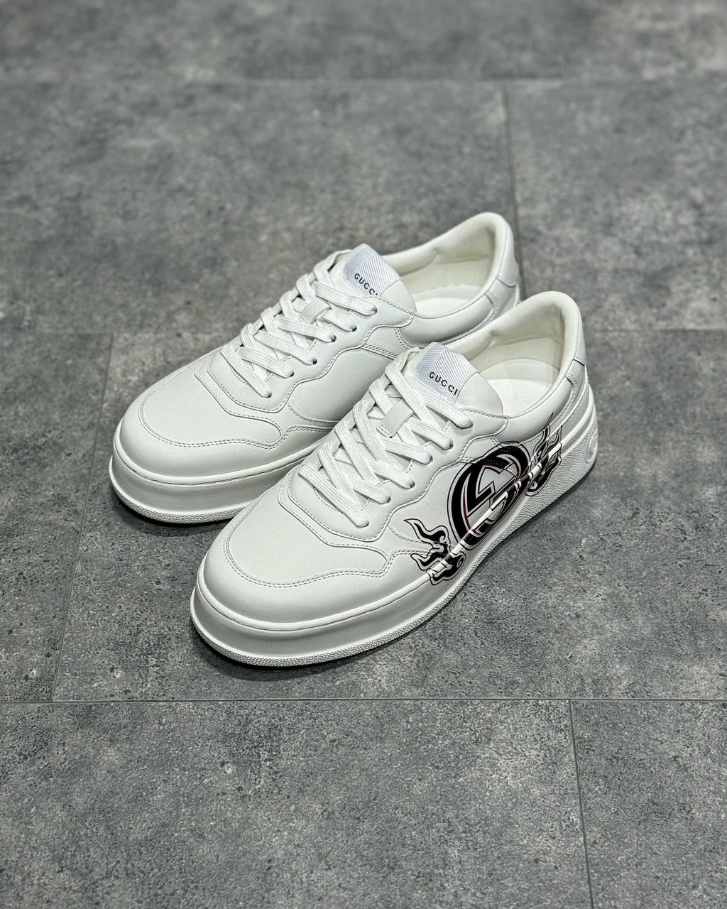 GUC Sneakers