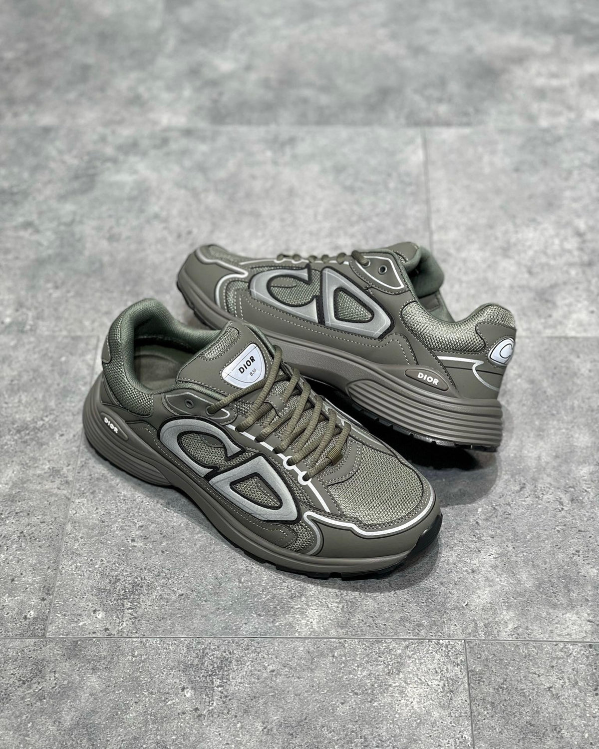 DIO Sneakers