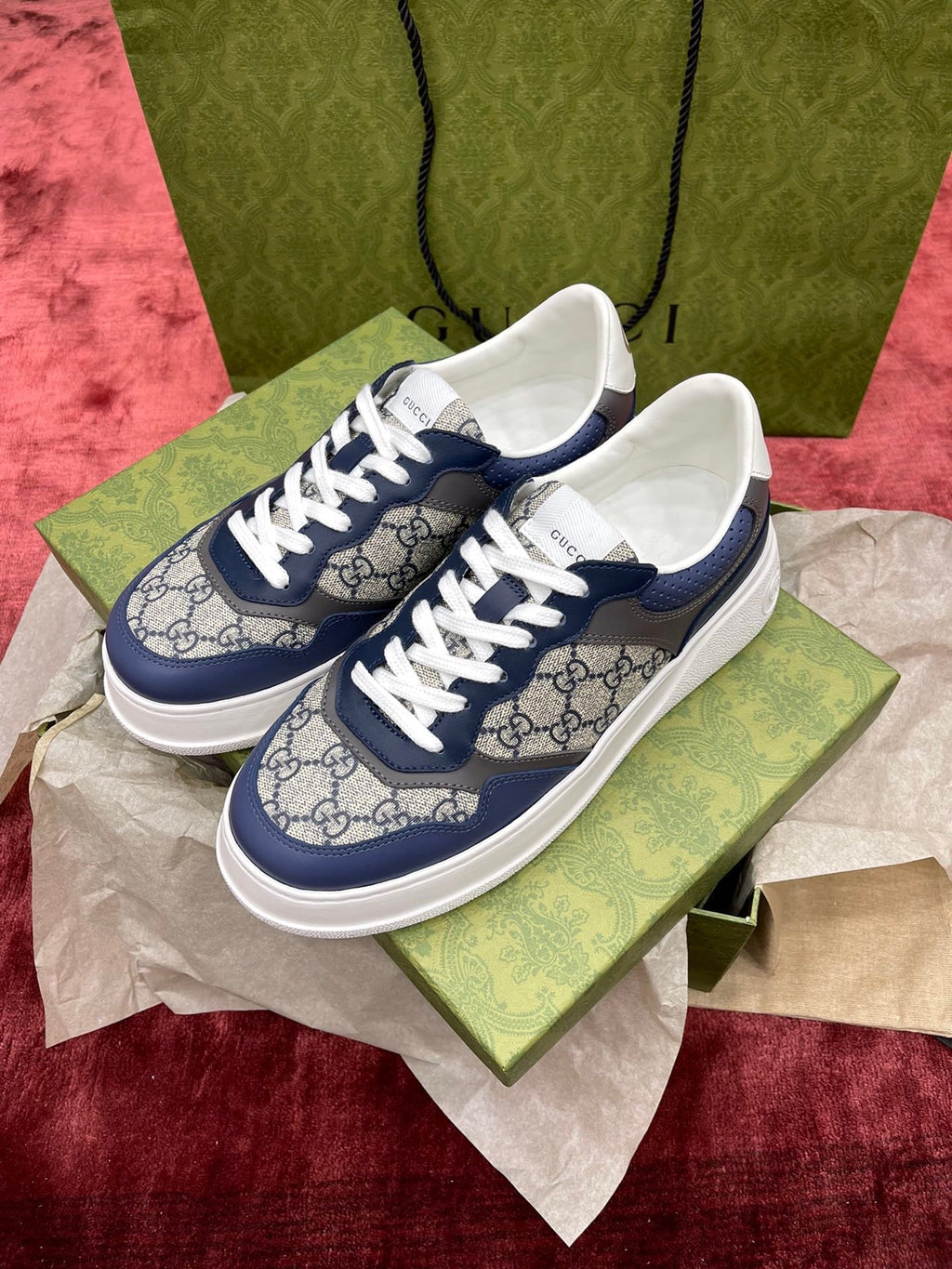 Sneakers & Shoes