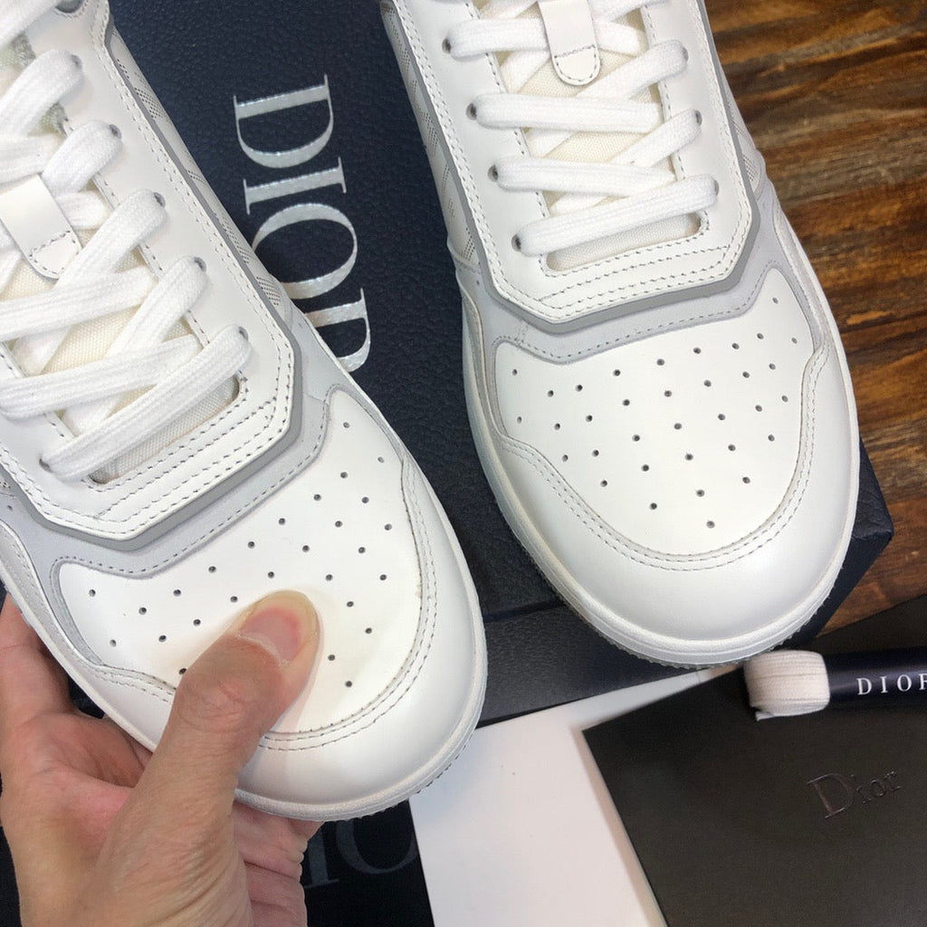 DIO Sneakers
