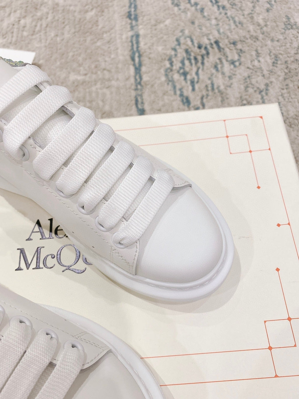 Sneakers & Shoes
