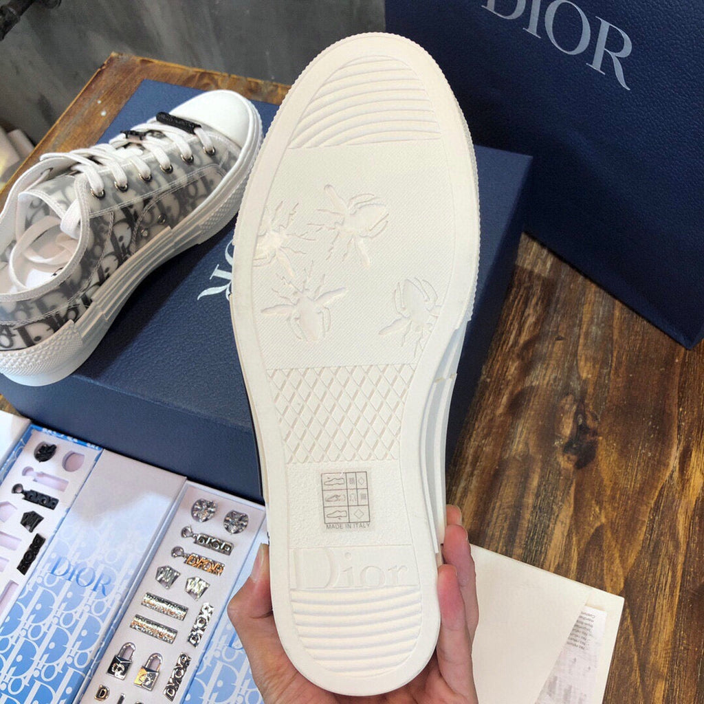 DIO Sneakers