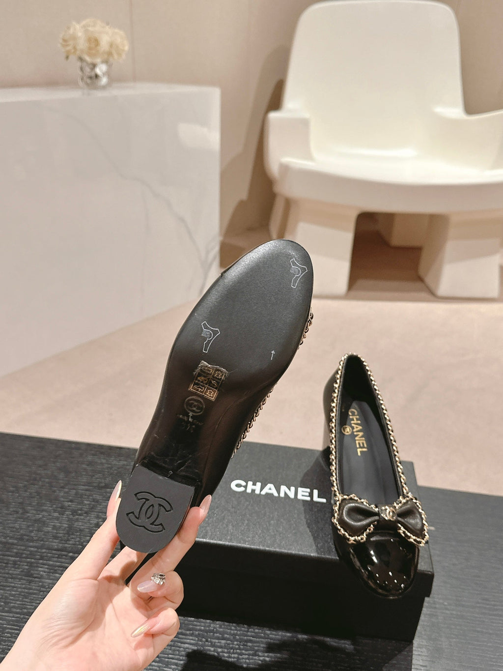 BOWKNOT HIGH HEELS IN BLACK SHEEPSKIN